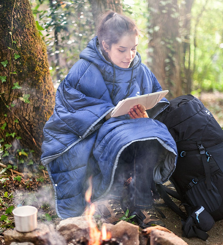 Experience Ultimate Comfort with the Portable Camping Quilt